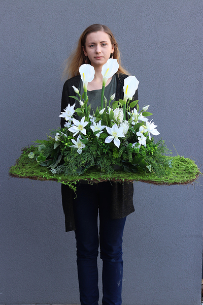 nagrobna kompozycja z kallą, Kallito Biel, wys.60cm