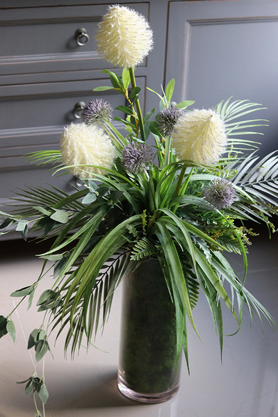 Dellu Henalla, kompozycja w szklanym wazonie, wys.85cm