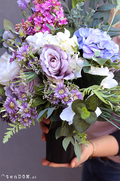 Violetta, bukiet nagrobny we wkładzie, wym.65x60cm