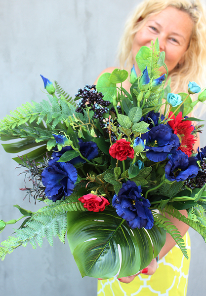 atrakcyjny flowerbox / kompozycja kwiatowa Szafir, wys.50cm 