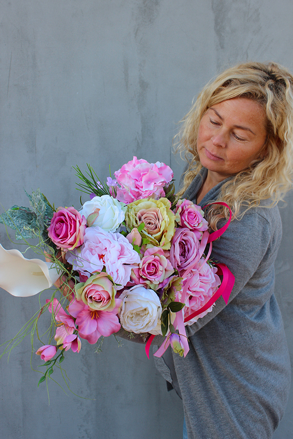 wiązanka nagrobna bukiet Różane Niebo, wym.58cm