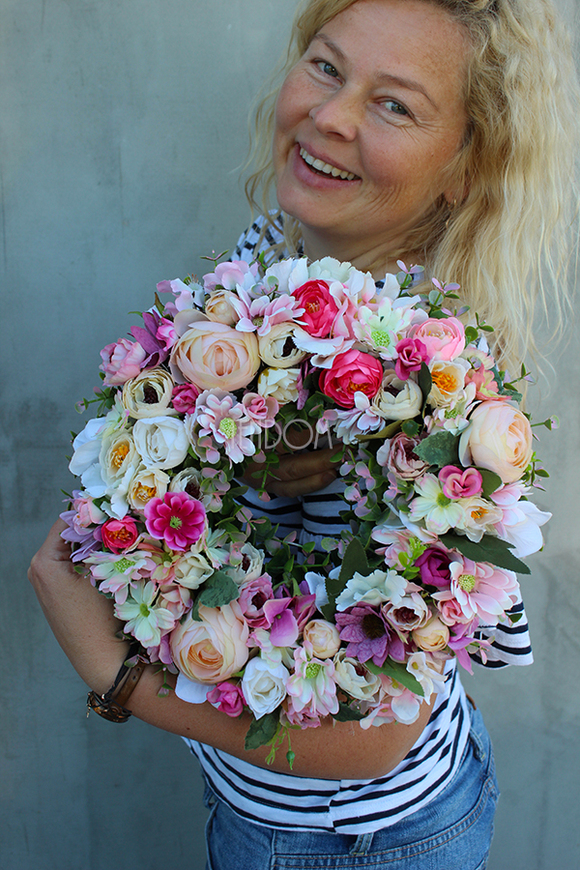 dekoracyjny wianek z kwiatów sztucznych, Mila śr.33ccm