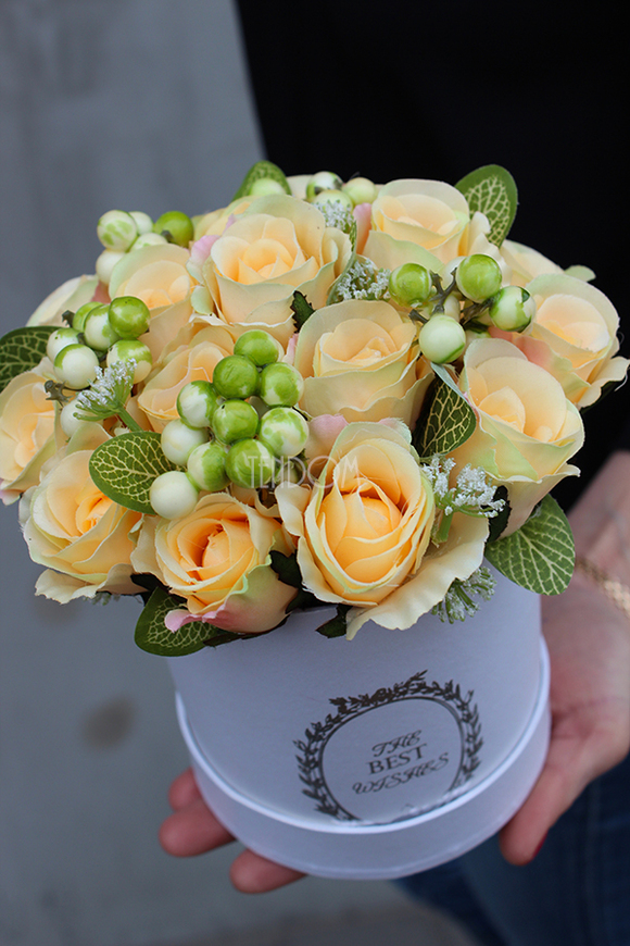 kompozycja kwiatowa / bukiet Flowerbox Yellow wys.22cm