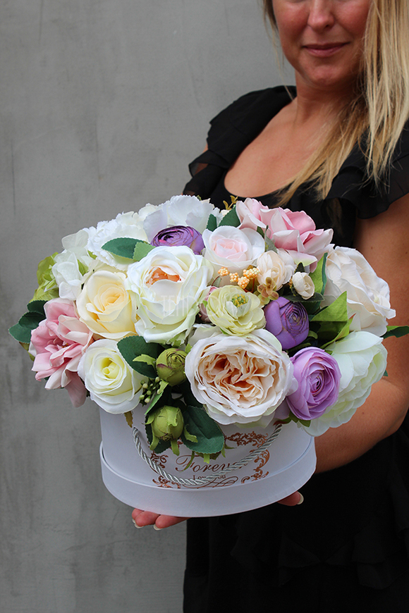 Forever Love You kompozycja kwiatowa / bukiet Flowerbox wys.28cm, szer.36cm