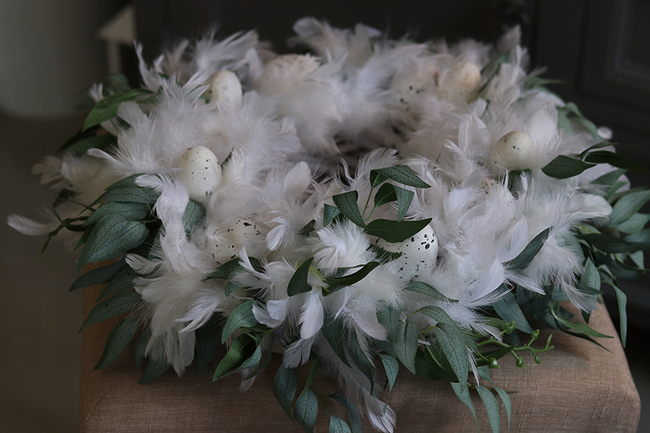 Biella, wielkanocny wianek z białych piór, śr.40cm