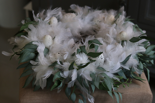 Biella, wielkanocny wianek z białych piór, śr.40cm