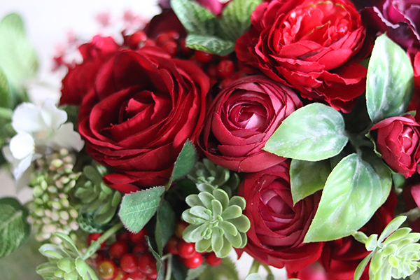 Augustyna Silver, kompozycja kwiatowa w lustrzanym naczyniu, wym.22x43cm