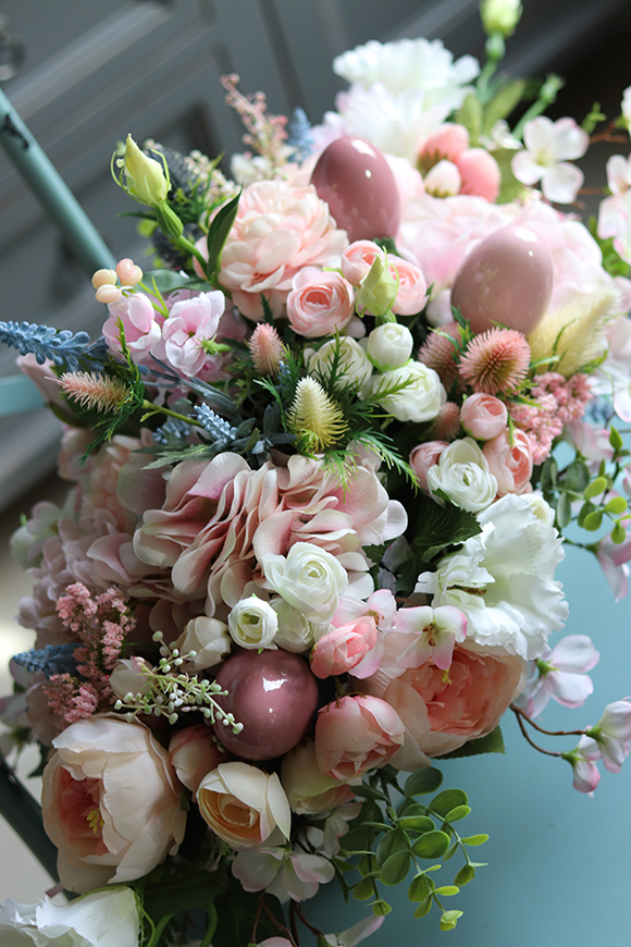 Pudrova Chwila, kompozycja na stół Wielkanocny, wym.30x36x60cm