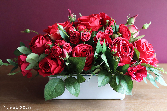 efektowna kwiatowa kompozycja, Red Fire Banerra, rozp.50cm 