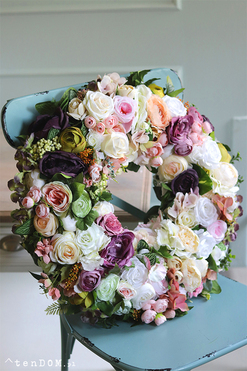 atrakcyjny gęsty wianek Caryca Katarzyna Indigo 2, śr.50cm