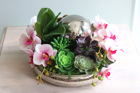 kompozycja kwiatowa z kulą Dekoria Pinky, wym.20x33cm