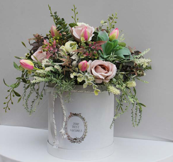 box / kompozycja kwiatowa Romantyczne Marzenie, wys.50cm