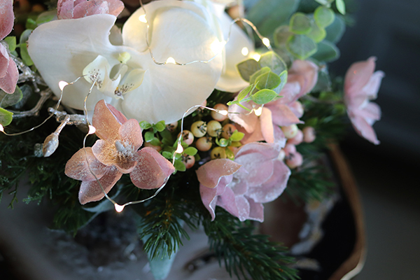 Pudrove Święta, zimowy storczyk, dekoracja LED, wym.23x38cm 