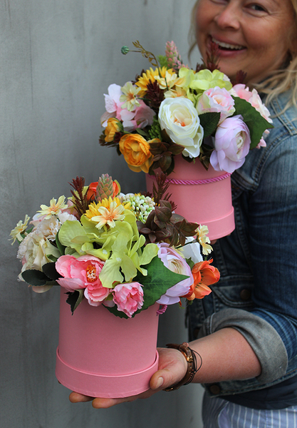 Klementyna Small New, 1 szt., kompozycja kwiatowa / bukiet / flowerbox wys.23cm