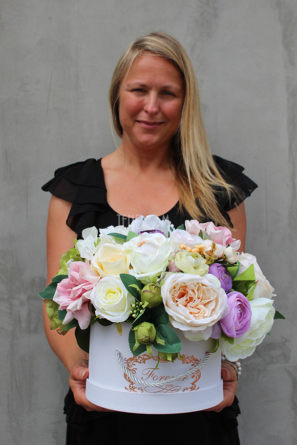 Forever Love You kompozycja kwiatowa / bukiet Flowerbox wys.28cm, szer.36cm