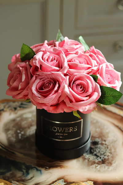 flowerbox z aksamitnymi różami, Celia, wys.22cm