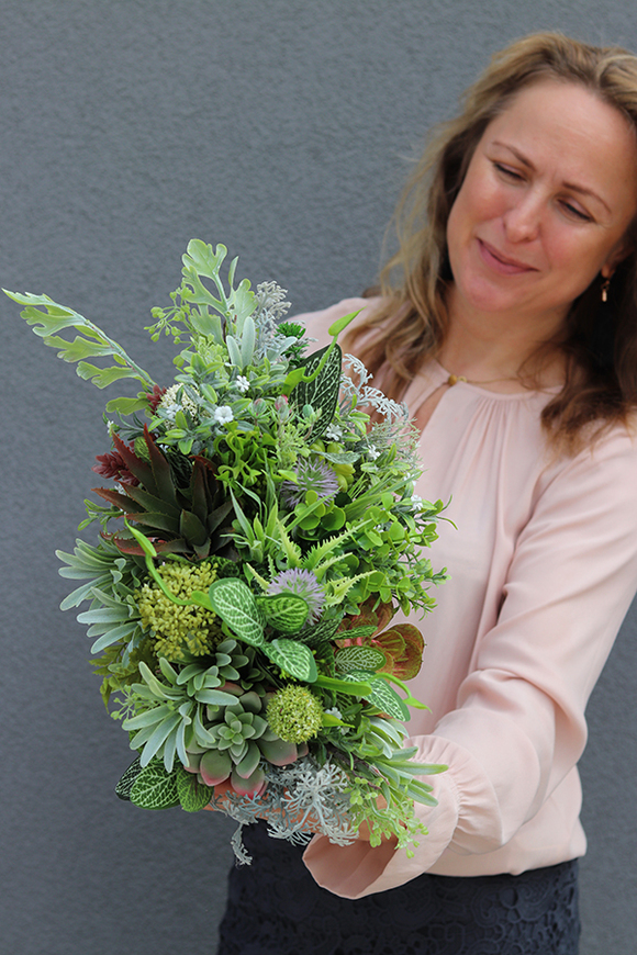 Lorento, kompozycja ze sztucznych sukulentów w donicy glamour, wys.25cm