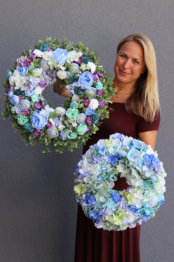 bogaty biało-niebieski wianek, Urok Hortensji, śr.40cm 