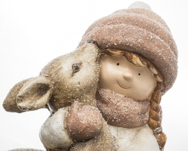 Choinkowo, figurka świąteczna, Dziewczynka z Sarenką, wym.32x27.5x24cm 