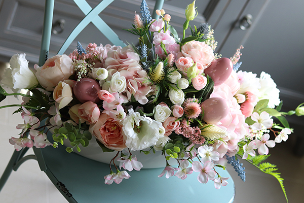 Pudrova Chwila, kompozycja na stół Wielkanocny, wym.30x36x60cm