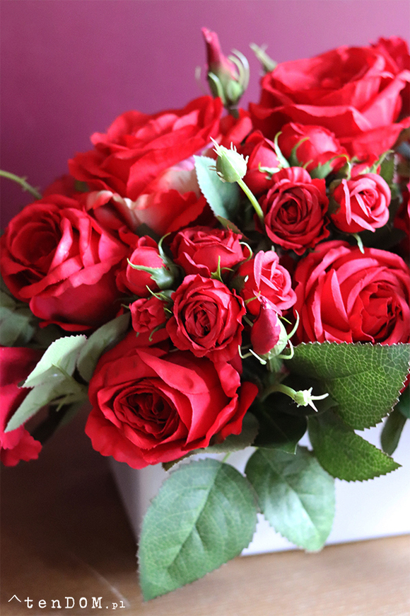 efektowna kwiatowa kompozycja, Red Fire Banerra, rozp.50cm 