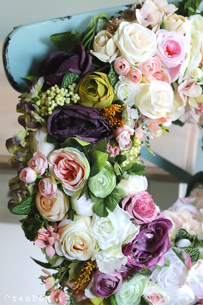 atrakcyjny gęsty wianek Caryca Katarzyna Indigo 2, śr.50cm