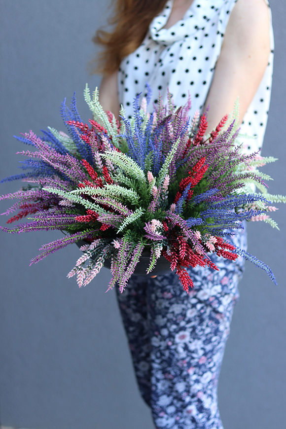 kompozycja kwiatowa w okrągłej misie, Wrzosy Basic, wym.30x46cm 