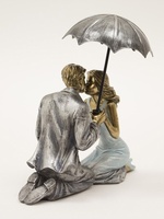 Love, figurka Para Zakochanych pod Parasolem E, wym.18x16.5x8.5cm
