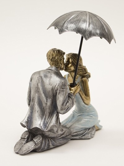 Love, figurka Para Zakochanych pod Parasolem E, wym.18x16.5x8.5cm