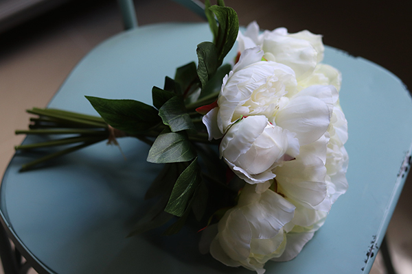 bukiet śmietankowych Piwonii, White Spring, 8szt., dł.35cm 