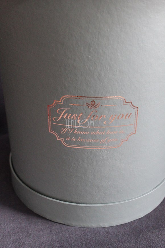 kompozycja kwiatowa / bukiet Flowerbox szary + biel XL, wys.35cm