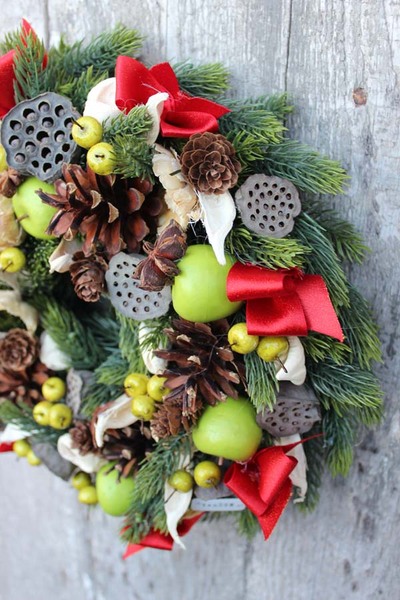 bożonarodzeniowy wianek na drzwi, Zima w Mieście, śr.27cm 