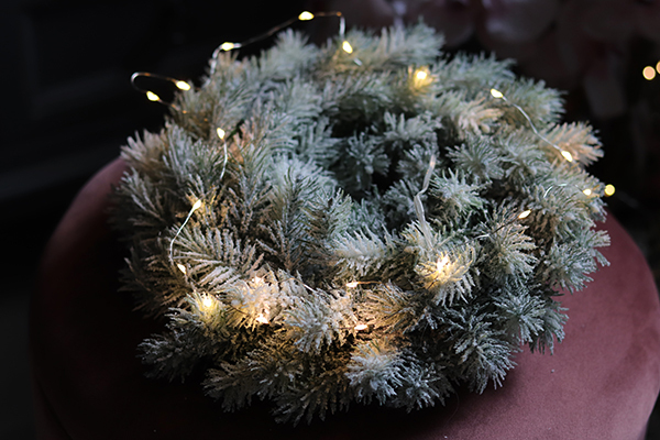 zimowy wianek z lampeczkami, Śnieżynka, śr.30cm