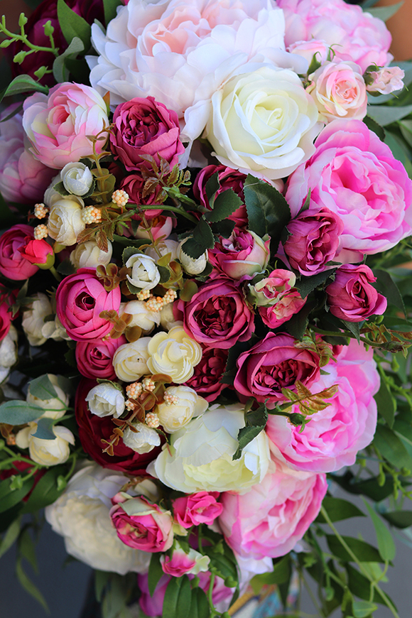 Palestra, kompozycja jednostronna z peoniami, dł.67cm