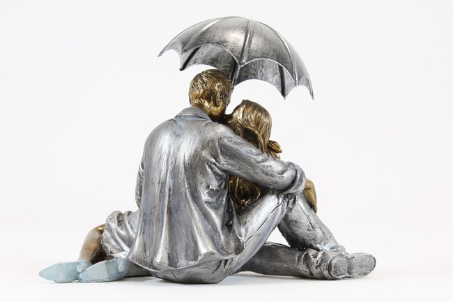 Love, figurka Para Zakochanych pod Parasolem D, wym.15x19x12cm