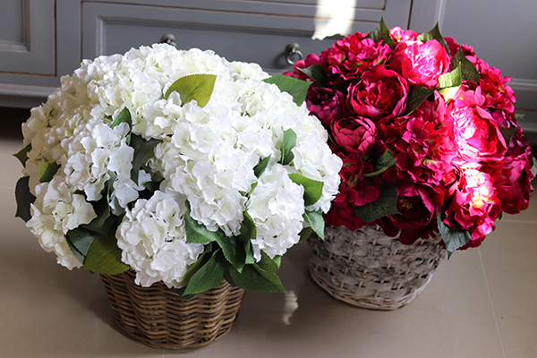bogaty kosz z peonią i hortensją, Amarant, wys.50cm 