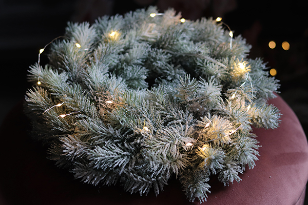 zimowy wianek z lampeczkami, Śnieżynka, śr.30cm