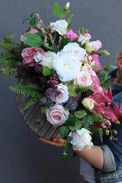 Lumilla, elegancka kompozycja nagrobna w eleganckich barwach, wym.40x61x49cm