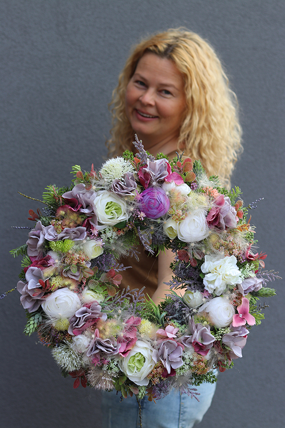 Bellanova Rose, gęsty wianek z puszkami dmuchawca, śr.40cm