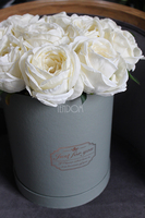 kompozycja kwiatowa / bukiet Flowerbox szary + biel XL, wys.35cm