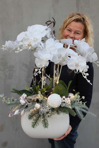 Glamour Winter, zimowy storczyk w białej eleganckiej donicy, wys.64cm 