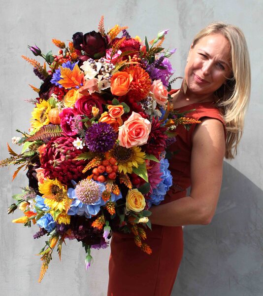 Janina Jesienna Grande, kwiatowa kompozycja nagrobna, wym.65x75x55cm 