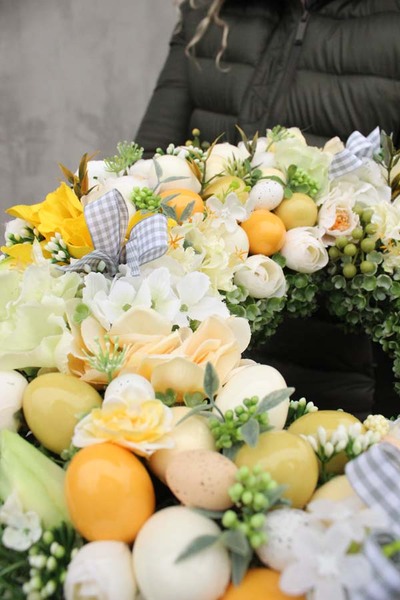 Yellow Easter wielkanocny wianek na drzwi, stroik na stół, śr.40cm.