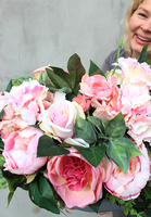 Naomi kompozycja kwiatowa w popielatym naczyniu, dł.60cm