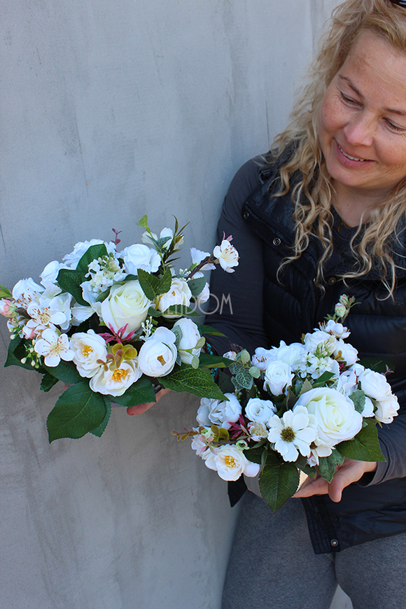 bogata kompozycja kwiatowa w ekskluzywnym naczyniu Infinity 2, 18x28cm