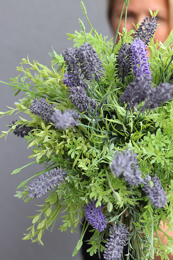 Monissa, kompozycja z wrzośców w ceramicznej donicy, wys.35cm