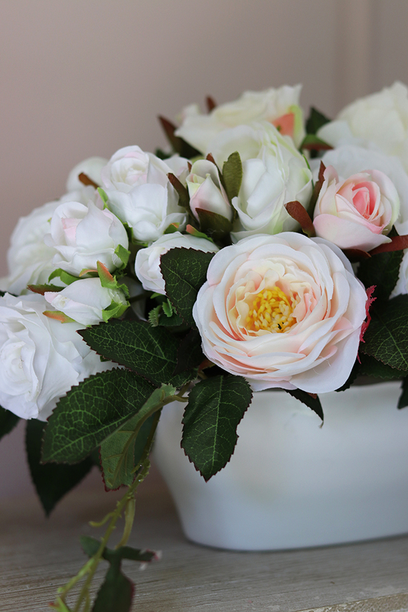 Eleonora Small, elegancka kompozycja kwiatowa na komodę, wym.18x33cm