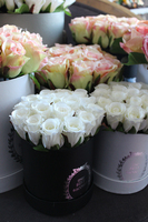 kompozycja kwiatowa / bukiet Flowerbox Kalena, wys.16cm 