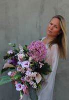 Ilena kompozycja nagrobna w ceramicznym naczyniu, wys.64cm 