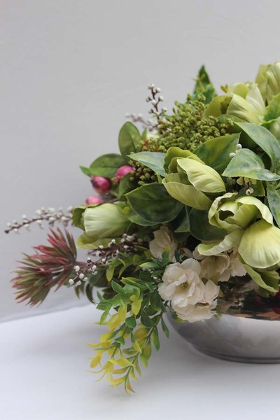 Doskonała Harmonia, dekoracja kwiatowa w srebrnym naczyniu, wys.24cm